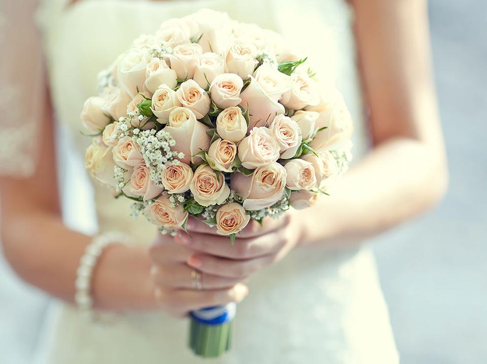 Свадебный букет из искусственных цветов - 63 фото