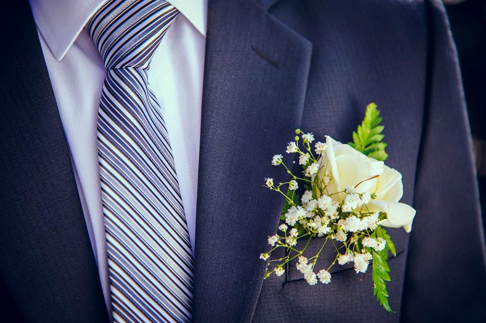 Как сделать бутоньерку для жениха на свадьбу своими руками