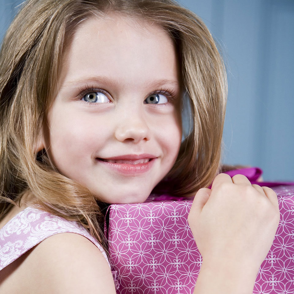 Что подарить девочке на 10 лет: идеи подарков от родителей, одноклассников, родственников