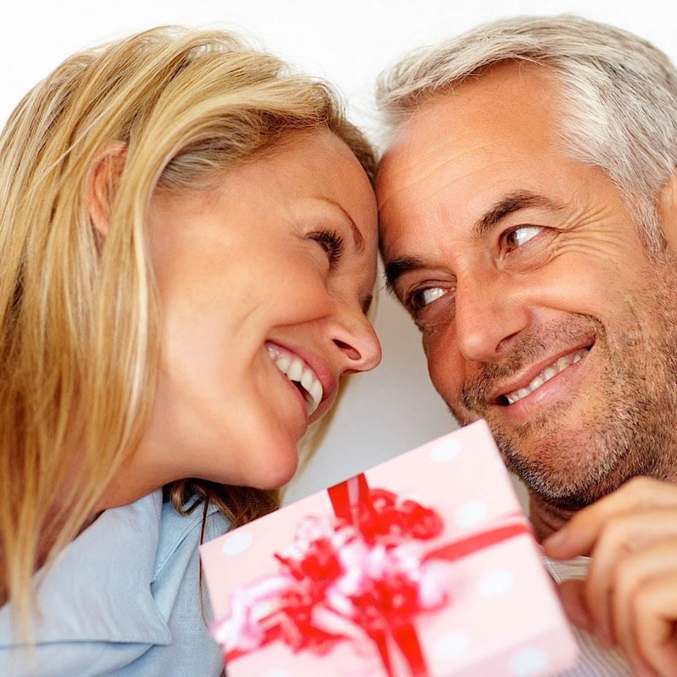 Что подарить мужчине на 50 лет - идеи подарков для мужа, отца, коллеги