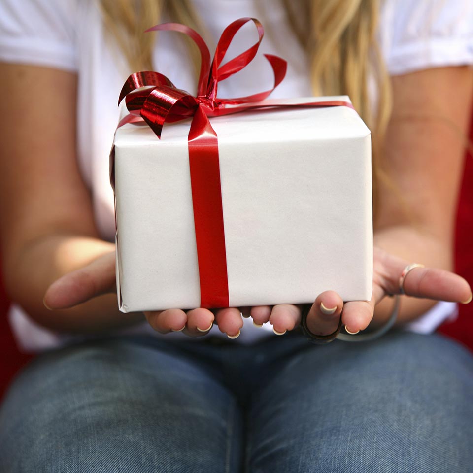 Что подарить подруге на день рождения - 50 лучших идей подарков | «Мегабонус»