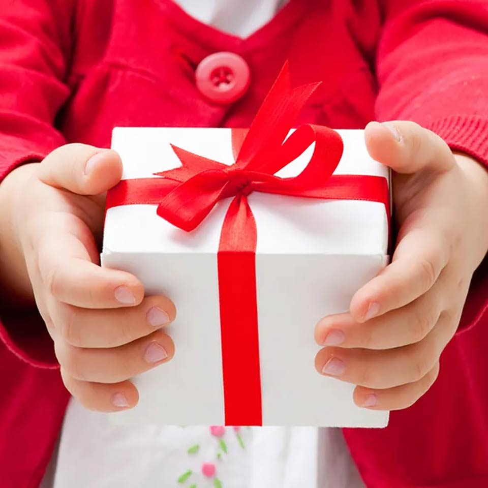 45 идей подарков на детский праздник