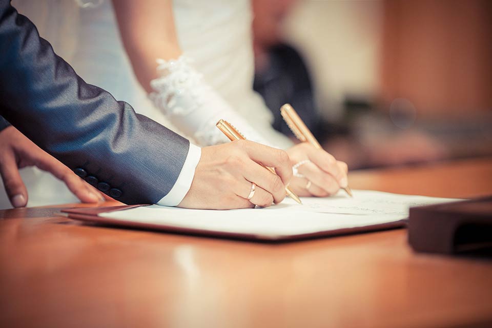 Как проходить регистрация брака в ЗАГСе — что нужно для торжественной илинеторжественной церемонии