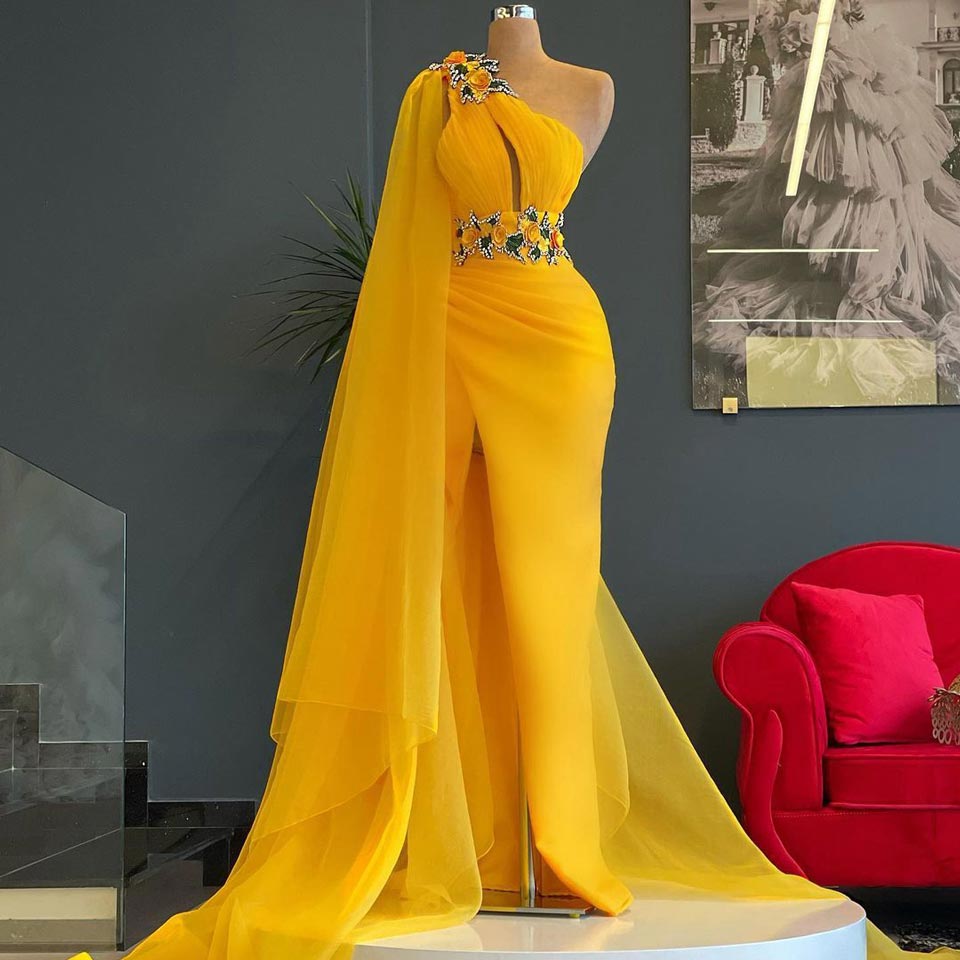 Жёлтое платье — новинки 2019: с чем носить? (55 фото)