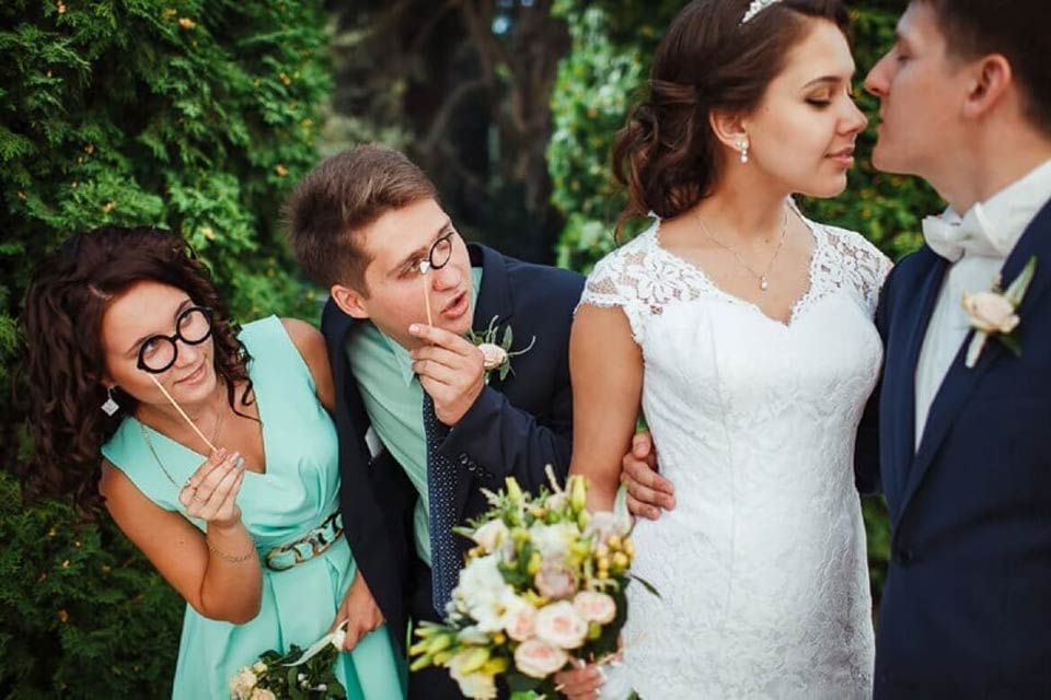 Удобно ли идти на свадьбу без жены?