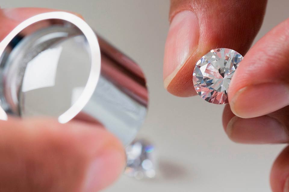 Как отличить настоящий бриллиант — от подделки, от фианита, отискусственного.
