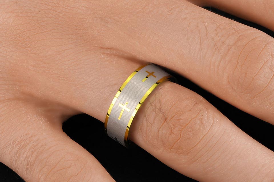 На каких пальцах и руках носить кольца — значение женских колечек на разныхпальцах: большой, указательный, средний, безымянный и мизинец