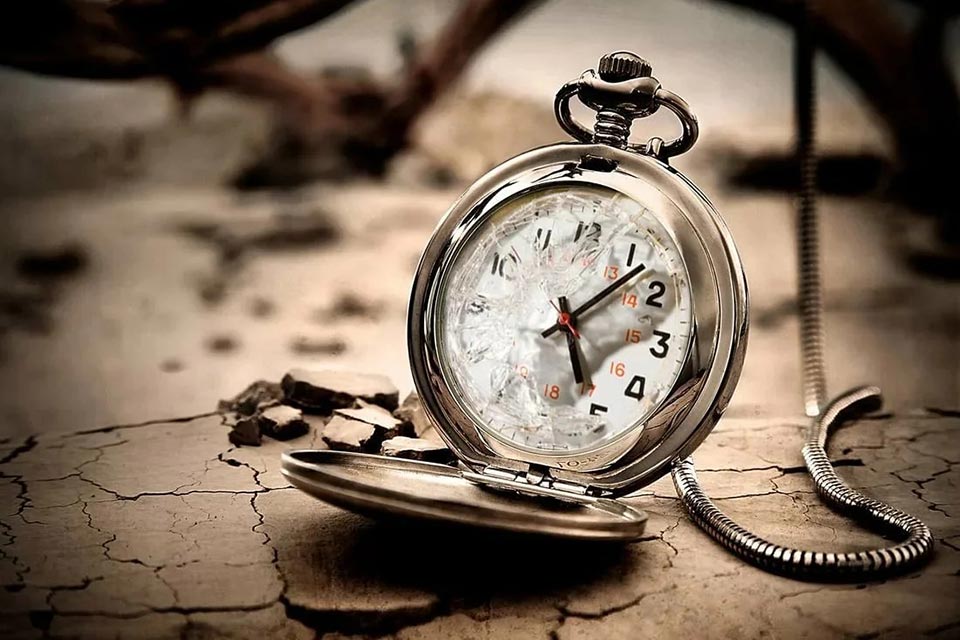 Почему останавливаются часы после смерти и что это значит