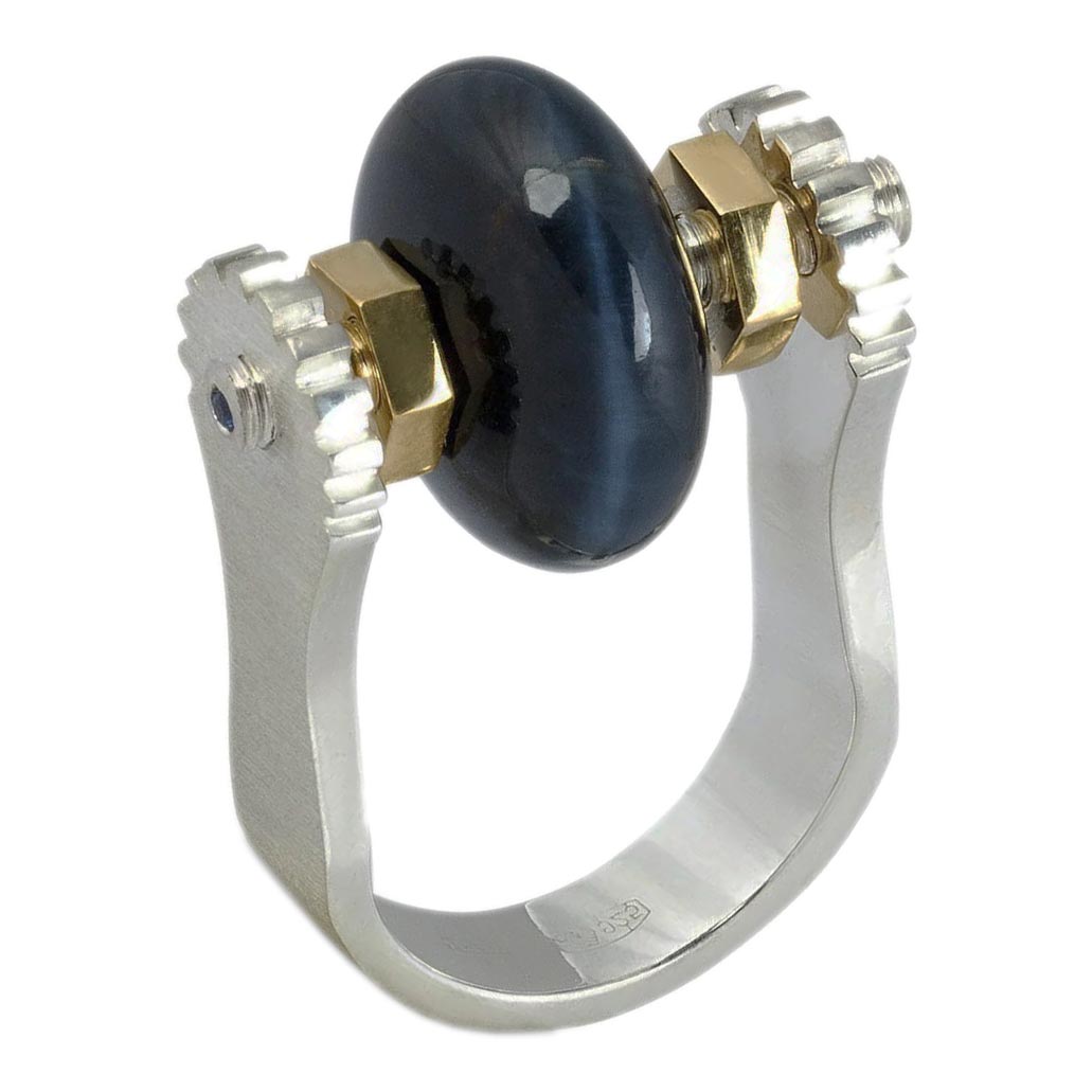 Серебряное кольцо ''Бусина'' AMARIN Jewelry 17m01R с соколиным глазом, сапфирами