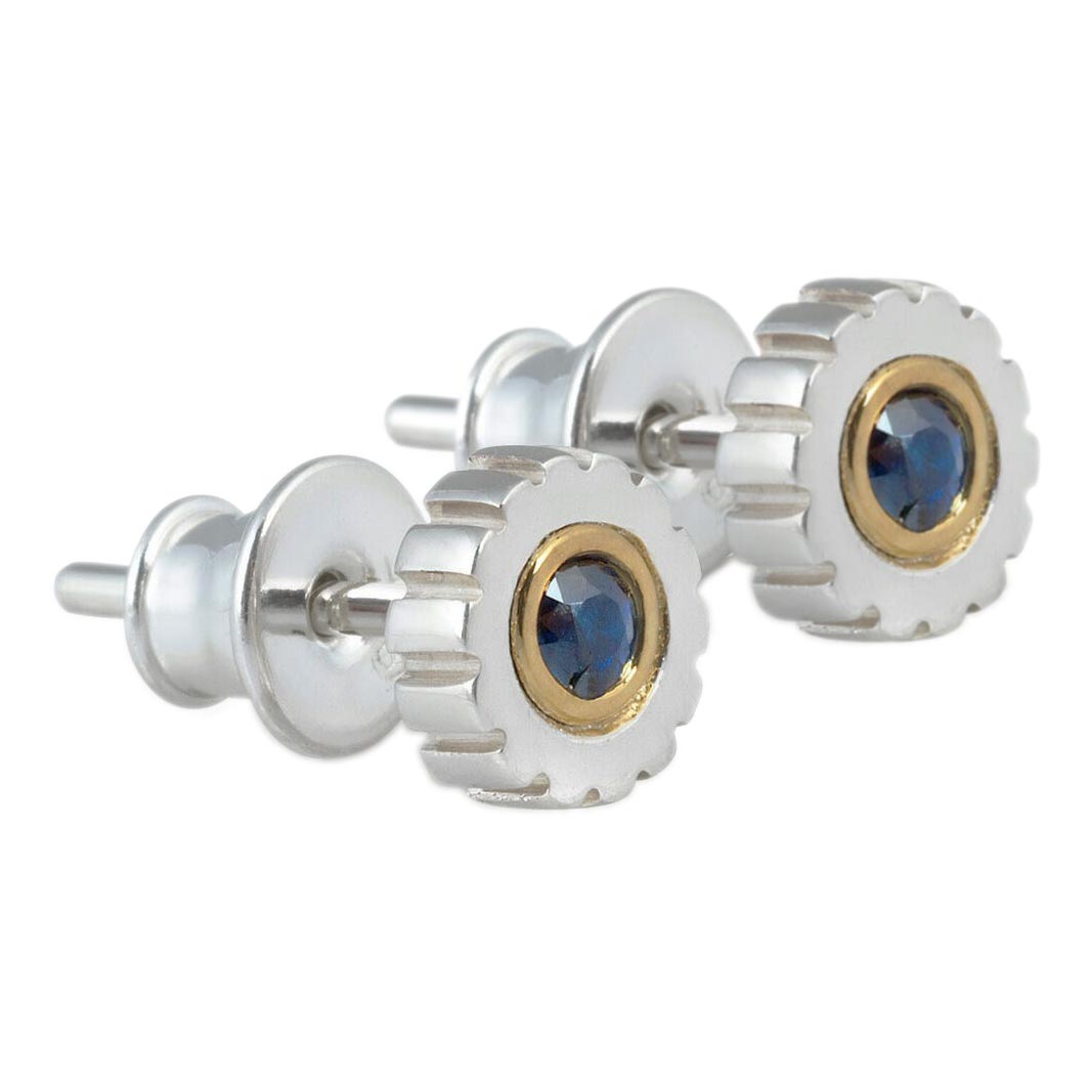 Серебряные серьги пусеты-гвоздики ''Шестеренки'' AMARIN Jewelry 17m06Es2 с сапфирами