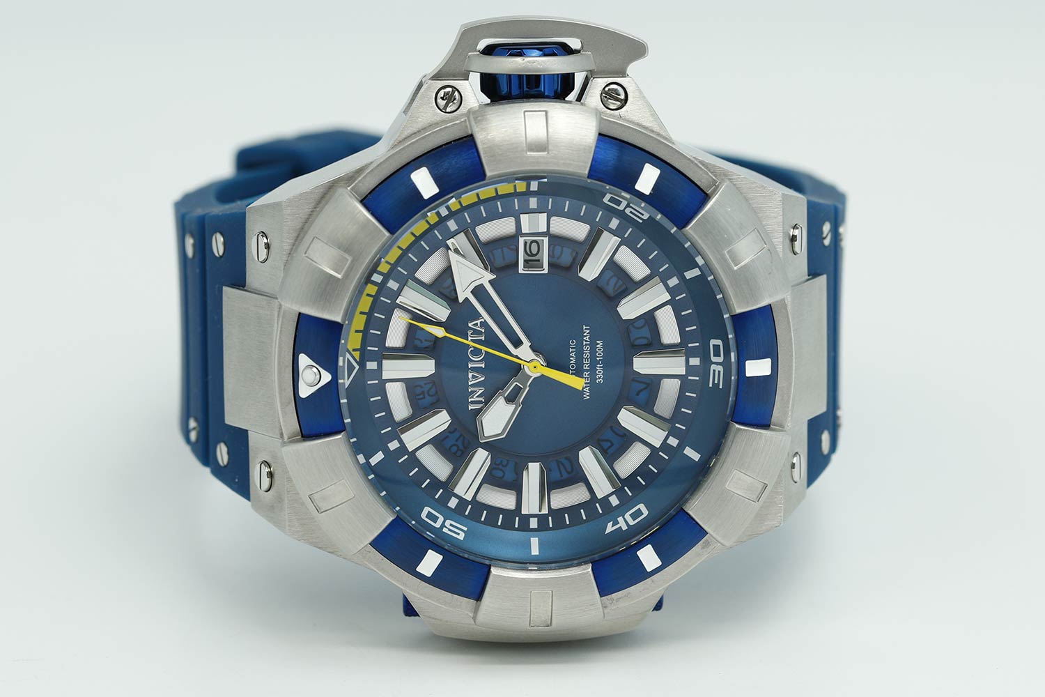 Invicta 28784 discount